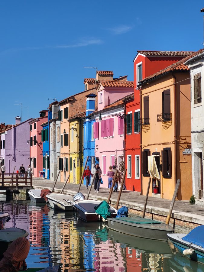 Haut en couleurs