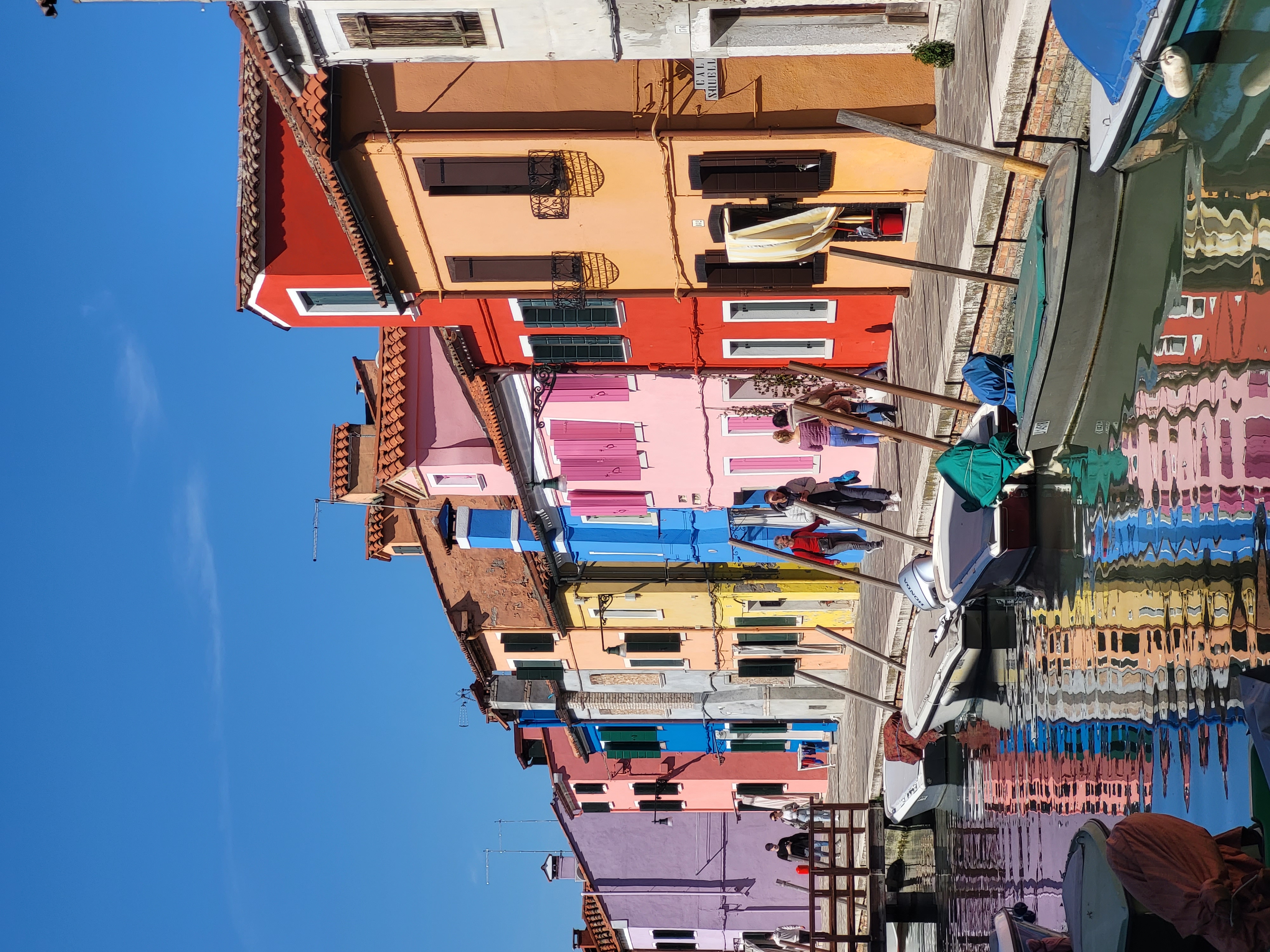Haut en couleurs